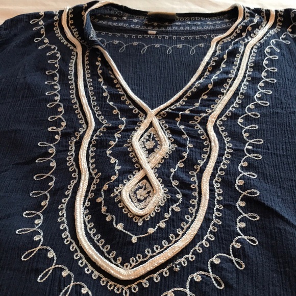 🌟Blue Embroidered Tunic/Cover Up - Picture 3 of 8